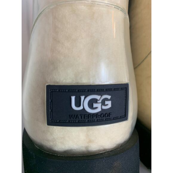 UGG Waterproof Ankle Boots – Mini II, Size 10, Cozy Sherpa Interior - Picture 4 of 8